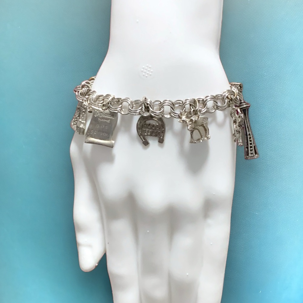 Vintage 1970’s Sterling Silver Charm Bracelet with 7 Charms - Picture 14 of 16